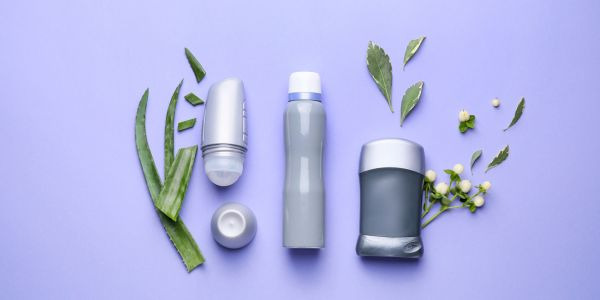 Fraîche et confiante en été : la routine anti-transpiration à adopter